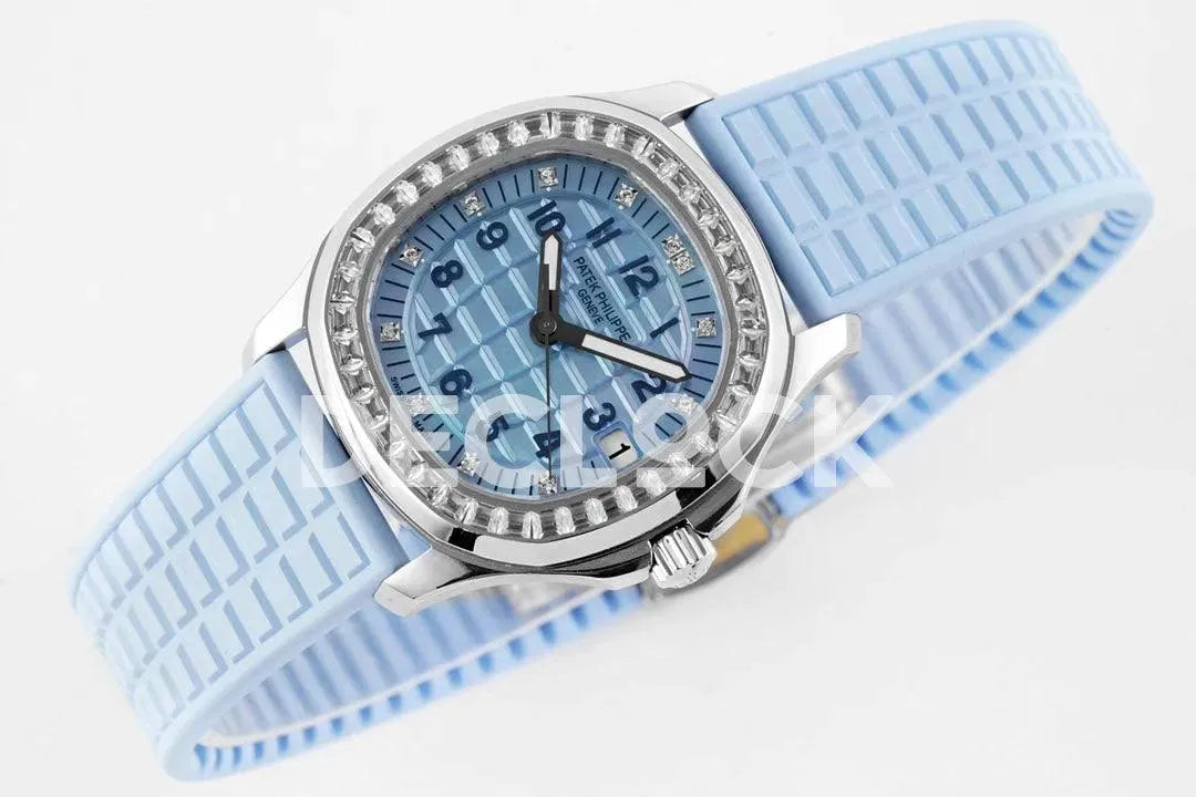 Aquanaut 5068 SS Blue Textured Dial on Blue Rubber Strap